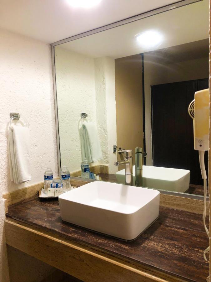 Hotel Los Cocos Chetumal Bagian luar foto