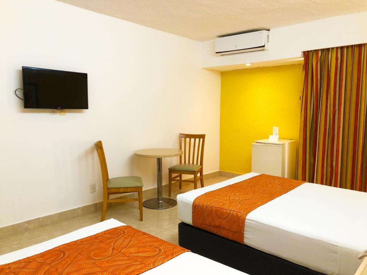Hotel Los Cocos Chetumal Bagian luar foto