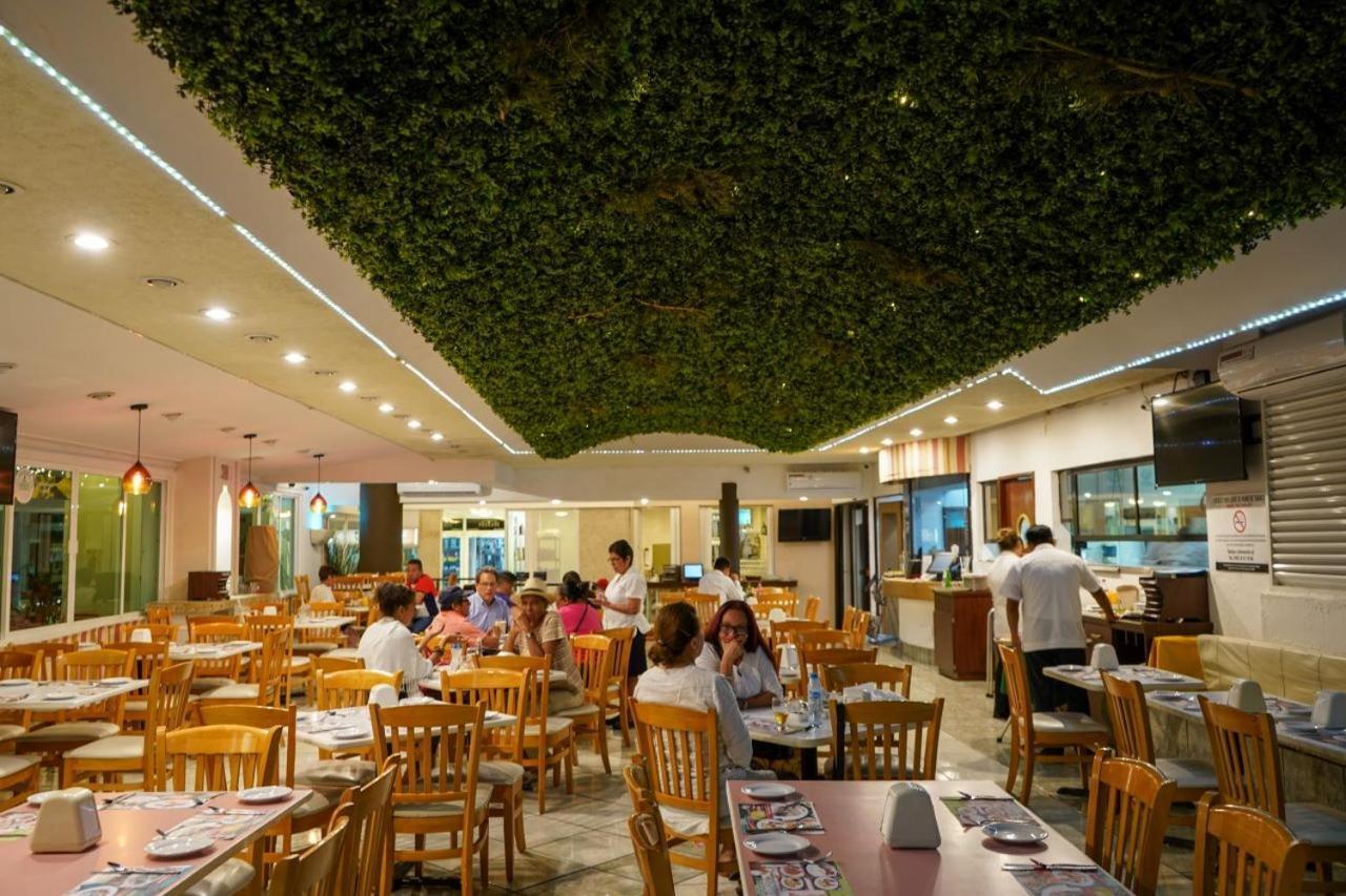 Hotel Los Cocos Chetumal Bagian luar foto